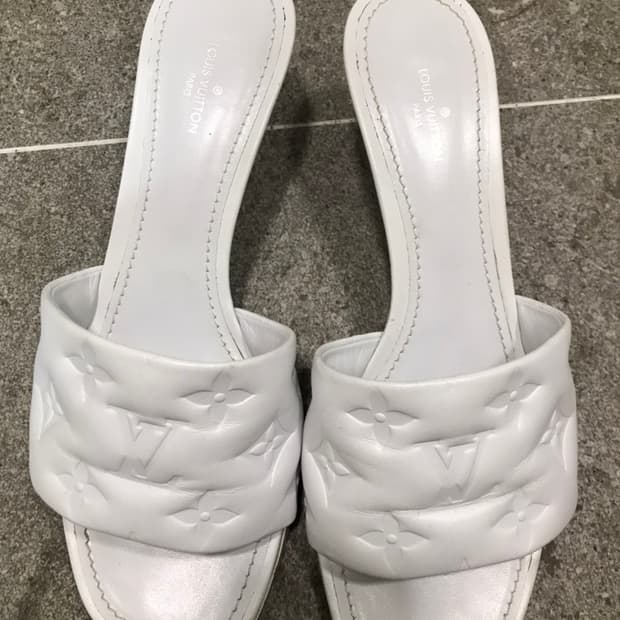정품 루이비통 리바이벌 슬리퍼 37사이즈  샌들 신발 구두 240 