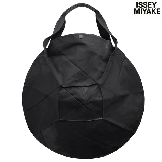 이세이 미야케 (Issey Miyake)