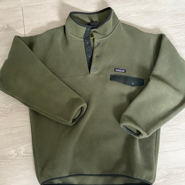 파타고니아 신친라 카기색 팝니다.