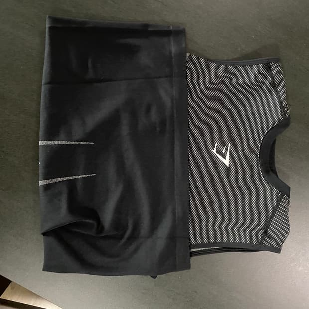 Gymshark onyx v5 화이트 탱크 M(네고가능)