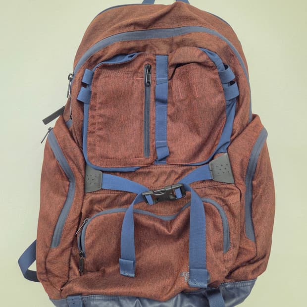 노스페이스 백팩 (브라운/네이비)