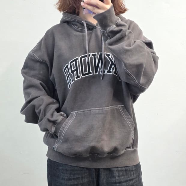 [프립]M/위캔더스 스티치 피그먼트 후드티 차콜