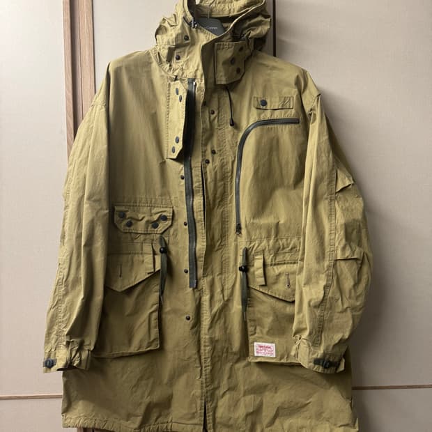 스펙테이터 X 헨리코튼 foul weather parka