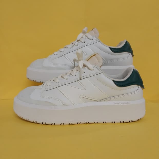 남녀공용 뉴발란스 CT302 화이트그린 운동화 (245)