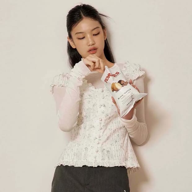 [제니 착용] 라츠유 April Blossom Lace Top
