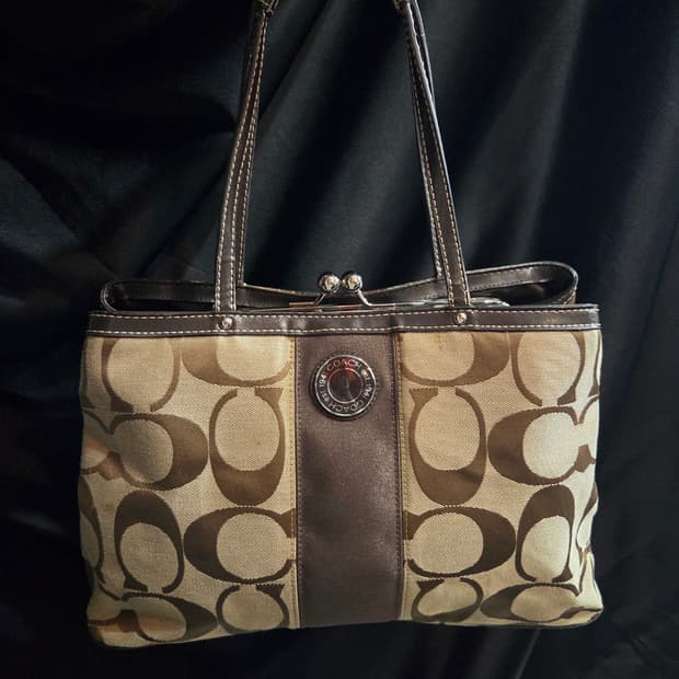 코치 시그니쳐 숄더백 토트백