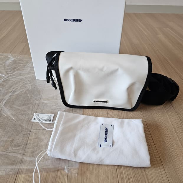 아더에러 PVC 트레이스 크로스백 109 가방 남자 여자 프라이탁재질