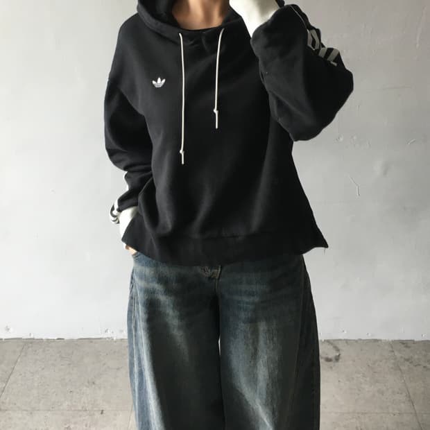 아디다스 사이드라인 후드티
