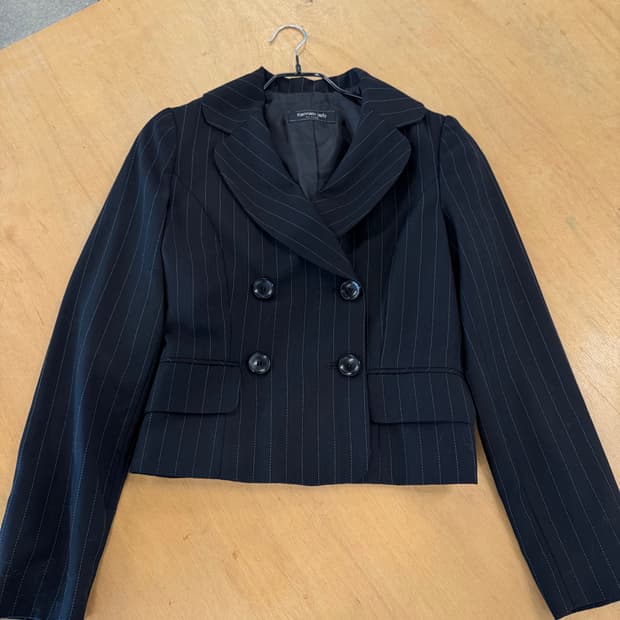 스트라이프 블랙 크롭 자켓