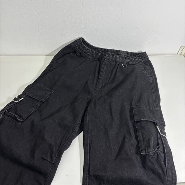 L 빈티지 블랙워시드 스트링 와이드핏 밸크로 카고 데님팬츠