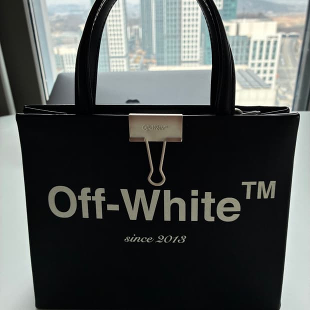 오프화이트 미니 박스백