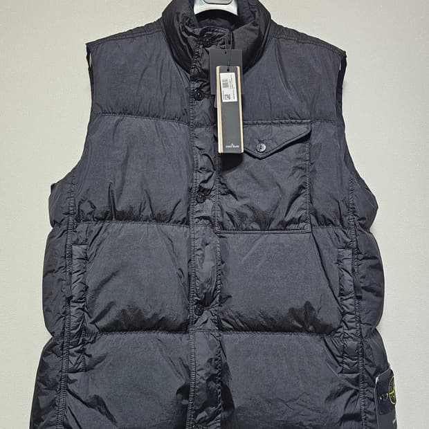 스톤아일랜드  크링클랩스 R-NY 다운 패딩 조끼 (새 상품)