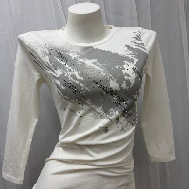 [ALTO] Grunge Beaded Detail Long Sleeve