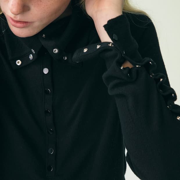 김미더영 버튼 탑 아이보리 구해요!