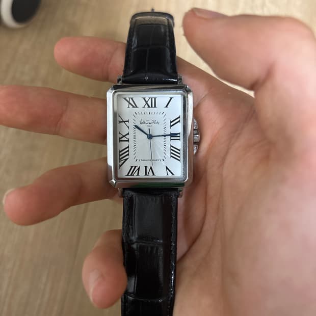 발렌티노루디 사각시계