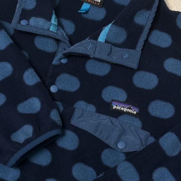 파타고니아 신칠라 도트 땡땡이