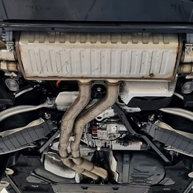 람보르기니 우루스s  배기