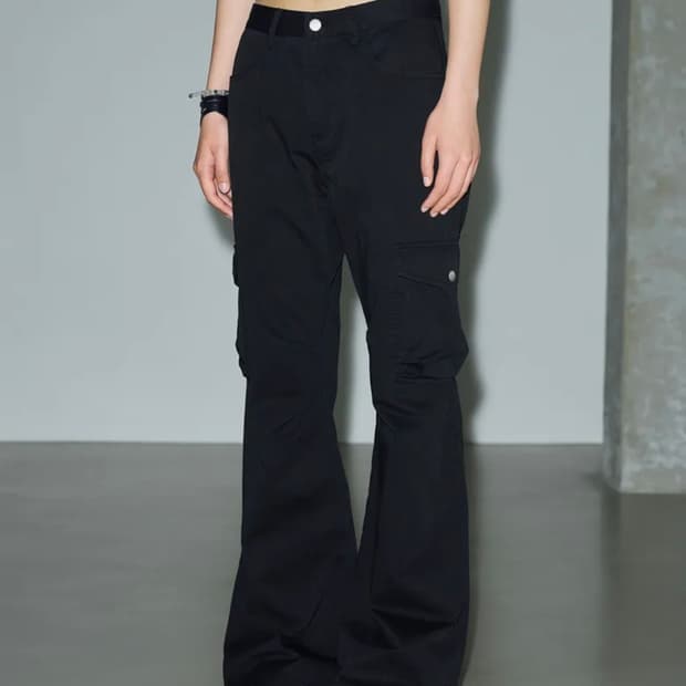 헬레네파리스 피그먼트 부츠컷 카고 팬츠 블랙
