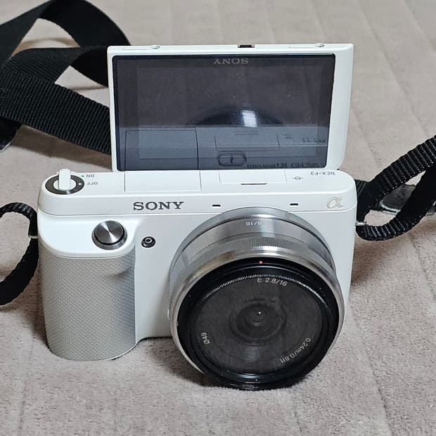 소니 NEX-F3 미러리스 카메라