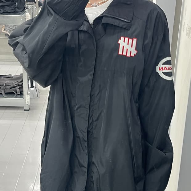 언디핏 닛산 나일론 쉘 레이싱 블랙 바람막이 자켓