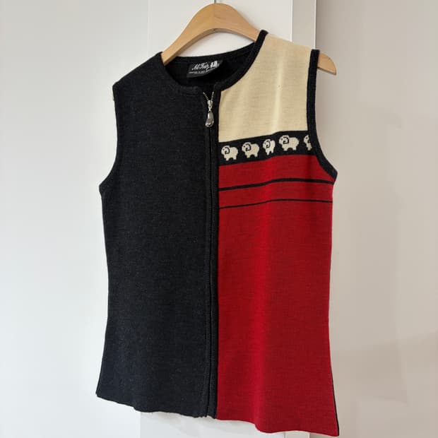90's AoliKatz vest (made in NEW ZEALAND)