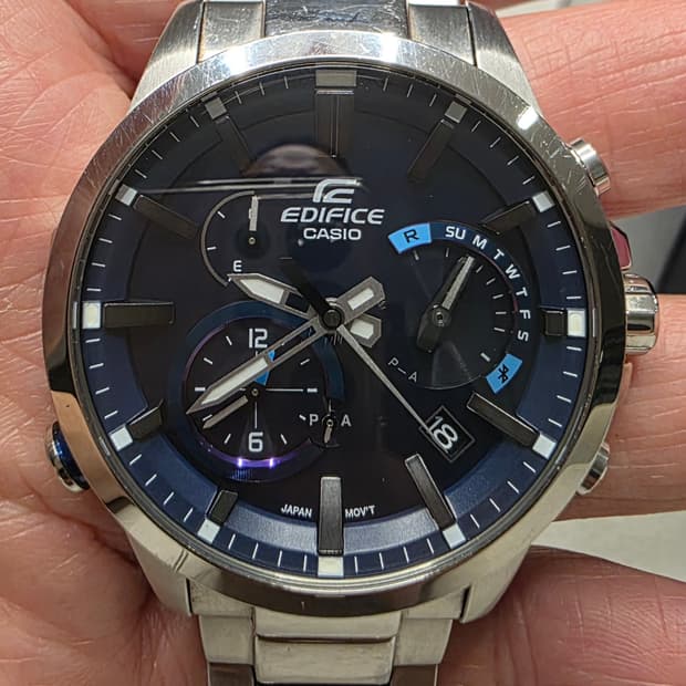 카시오 CASIO 에디피스 메탈시계 EQB-700D 블루투스 시계