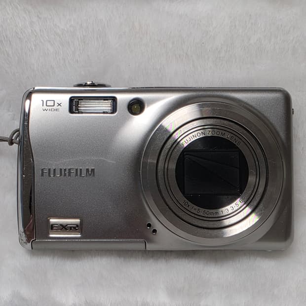 작례⭕️)후지필름 파인픽스f70exr 실버 원희 디카