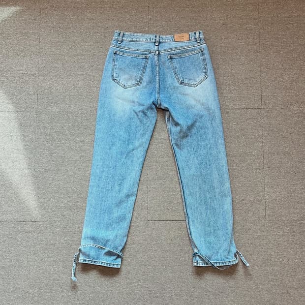 밑단 끈 워싱 데님 일자 청바지