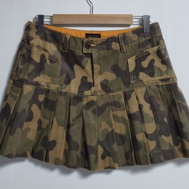 28) 본더치 빈티지 y2k 카모 플레어 스커트