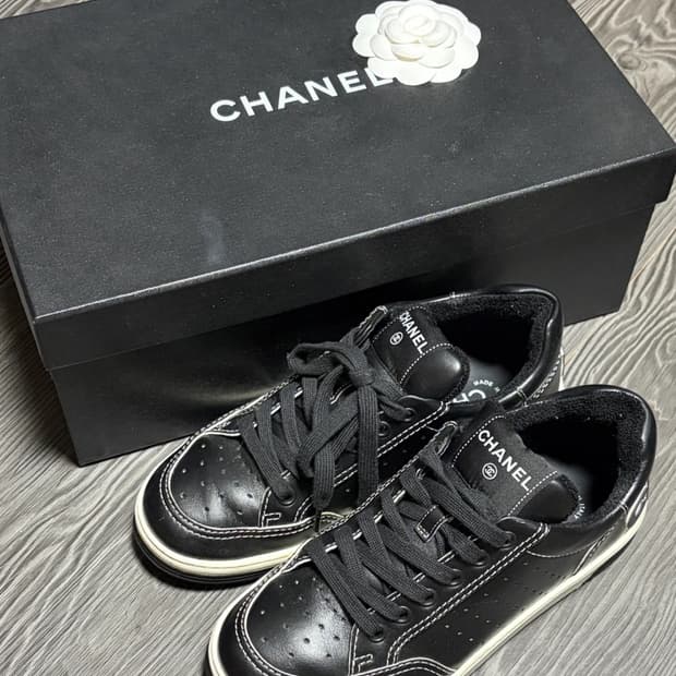 [36.5] 샤넬 백로고 블랙 레더 스니커즈 백화점 풀셋