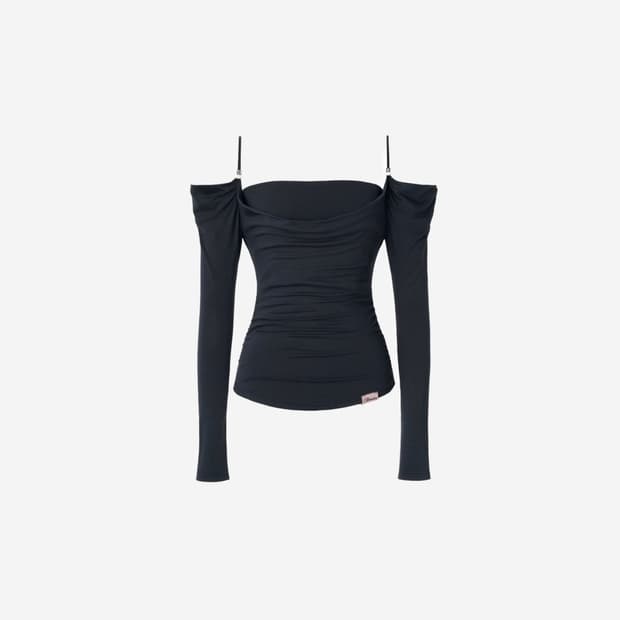 뉴얼린 Eve Draping Off-Shoulder Blouse