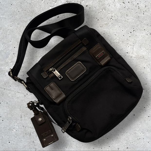 TUMI 투미 알파 블랙 크로스백 브라운