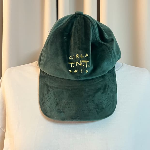 디네댓 벨벳 캡