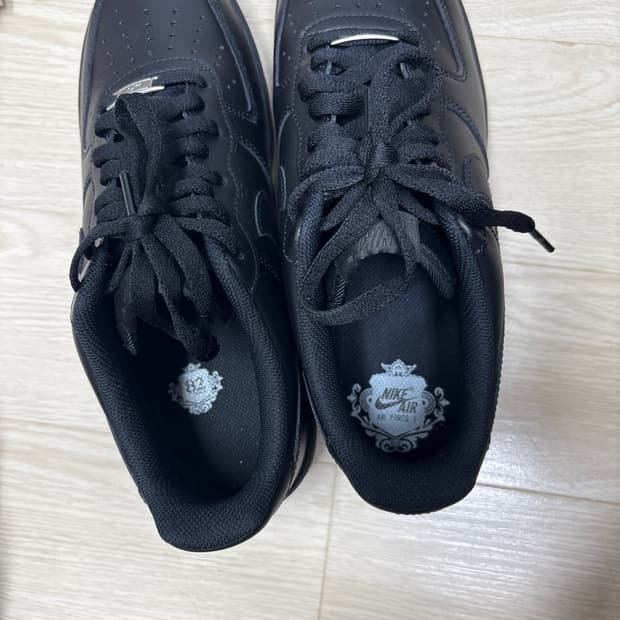 검정 에어포스 270