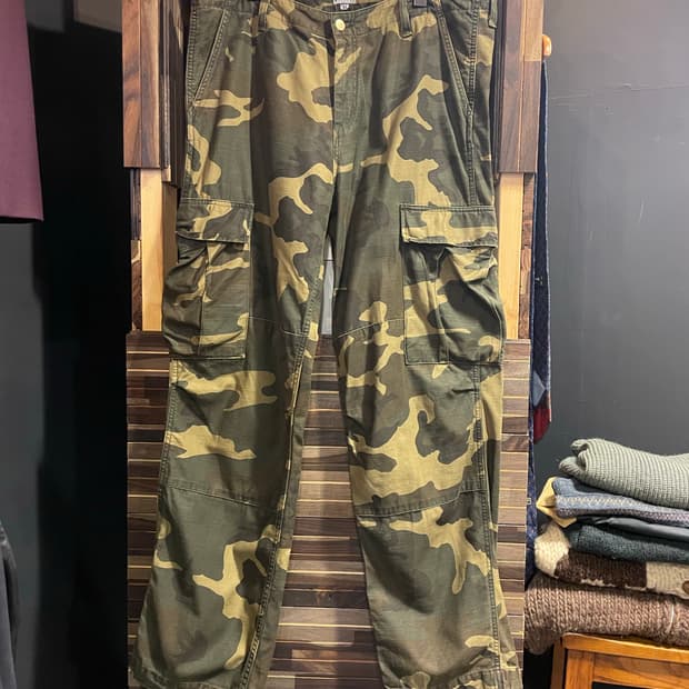 Carhartt wip camo pants