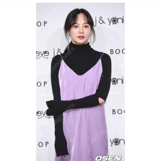 스티브앤요니피 (SNYP) 터틀넥 블랙 목폴라 컷팅 니트