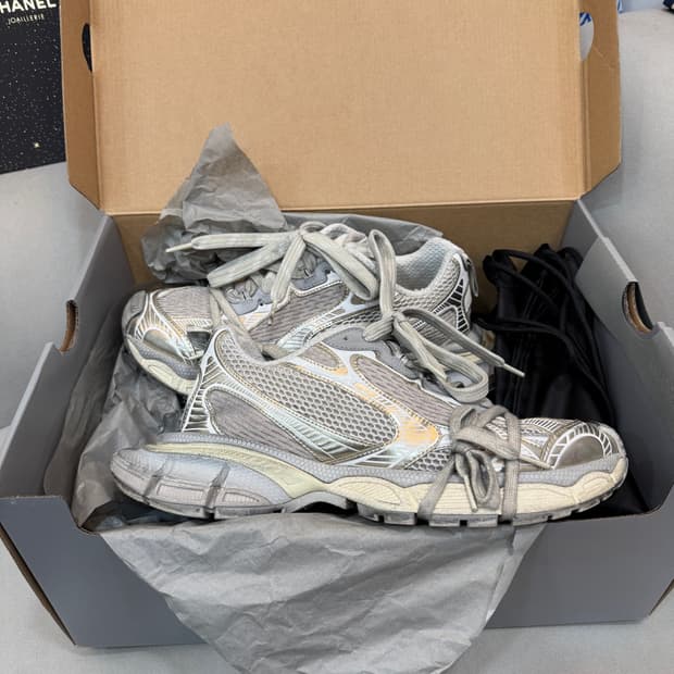 발렌시아가 3xl 에그쉘 스니커즈 41사이즈 