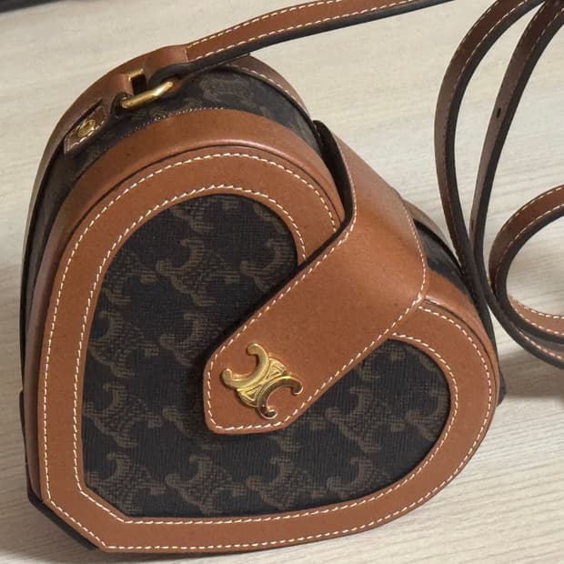 CELINE 셀린느 트리옹프 하트 탬버린백 하트백