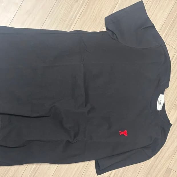 아미 반팔 검정