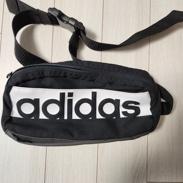 아디다스 러닝 힙색 리니어 퍼포먼스 웨이스트백 S99983

크기(가로x
