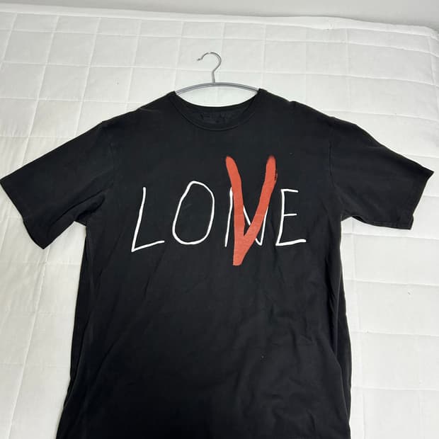 브이론 LOVE 빅프린팅 반팔티셔츠