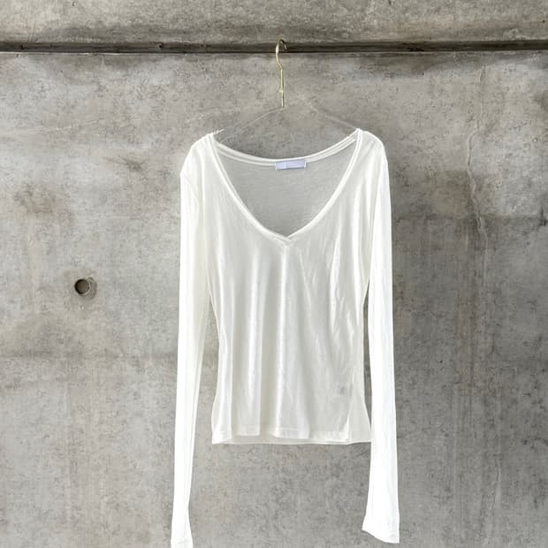 kyeo sheer v-neck T 시어 브이넥티 화이트