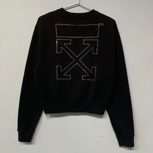 오프화이트 스톤 백 로고 맨투맨