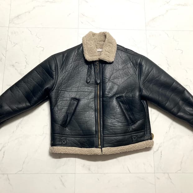 (거의 새것)레이건 Raygun 무스탕 100-105