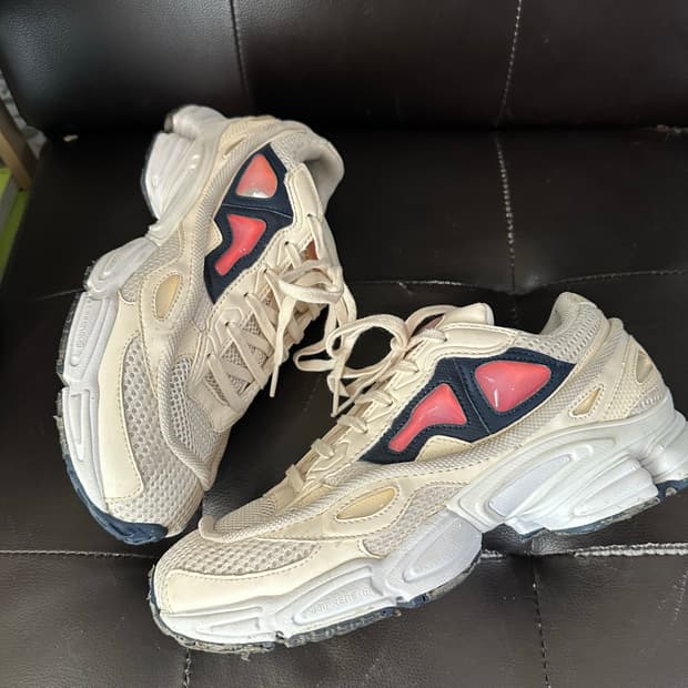 라프시몬스 아디다스 250 