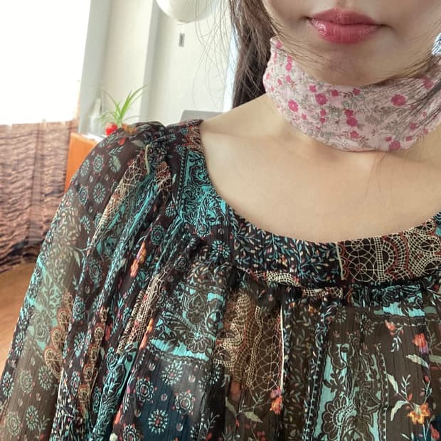 빈티지 패턴 블라우스