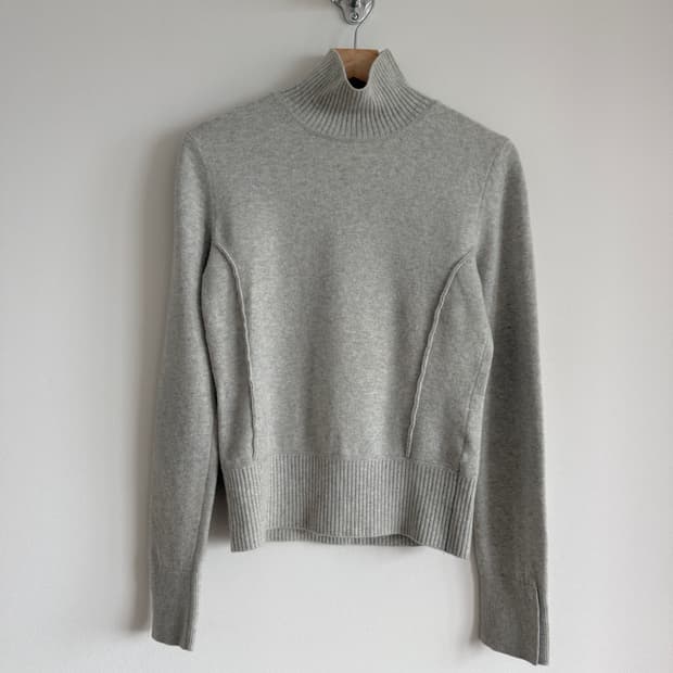 타임(TIME) 울 터틀넥 니트