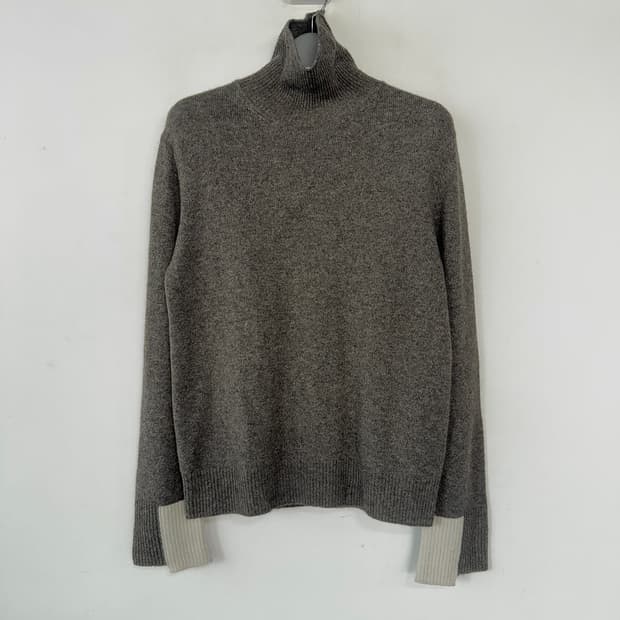 구호 KUHO 야크 울 터틀넥 니트 탑