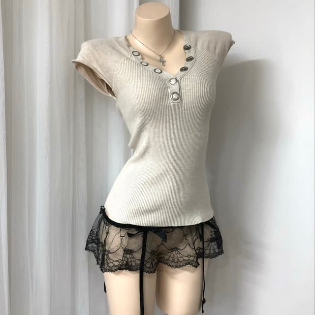 silver ring button beige ribbed top