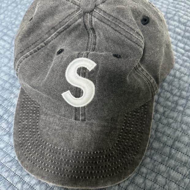 슈프림 S로고 모자